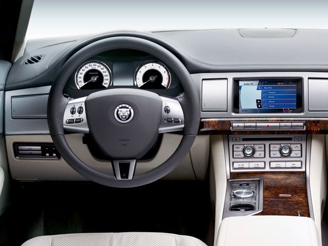 2009 Jaguar XF 4dr Sdn Premium Luxury