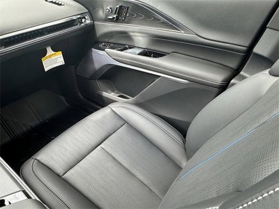 2025 Cadillac LYRIQ Luxury 3