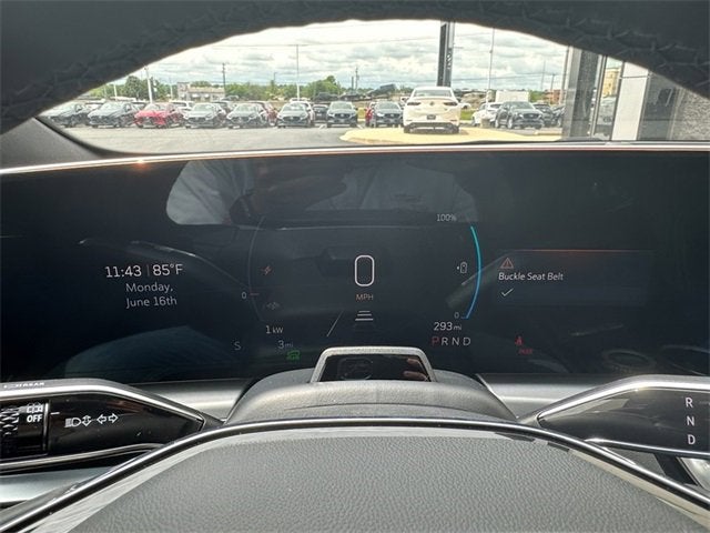 2025 Cadillac LYRIQ Luxury 3