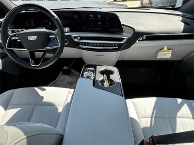 2025 Cadillac LYRIQ Luxury 3