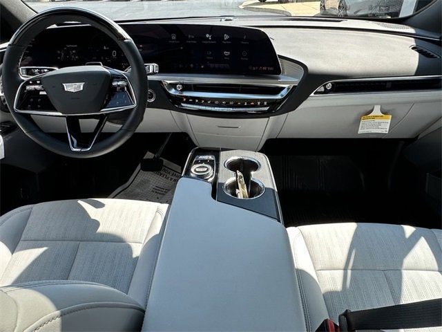 2025 Cadillac LYRIQ Luxury 3