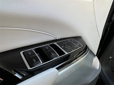 2025 Cadillac LYRIQ Luxury 3