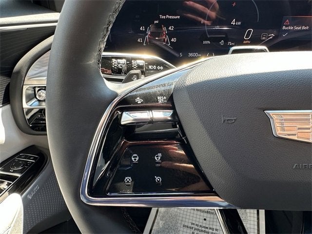 2025 Cadillac LYRIQ Luxury 3