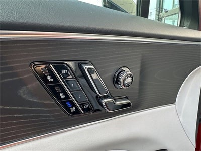 2025 Cadillac LYRIQ Luxury 3