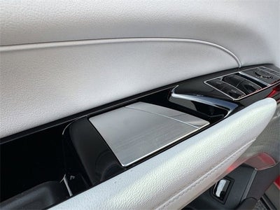 2025 Cadillac LYRIQ Luxury 3