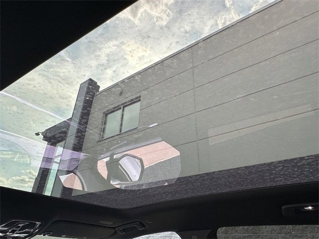 2025 Cadillac ESCALADE IQ Luxury 1