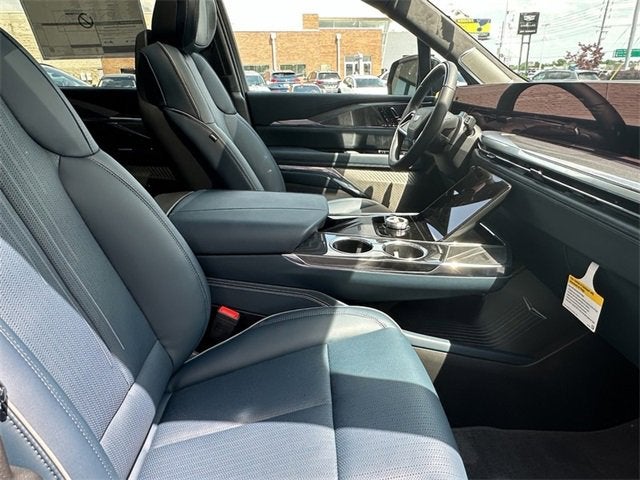 2025 Cadillac ESCALADE IQ Sport 2