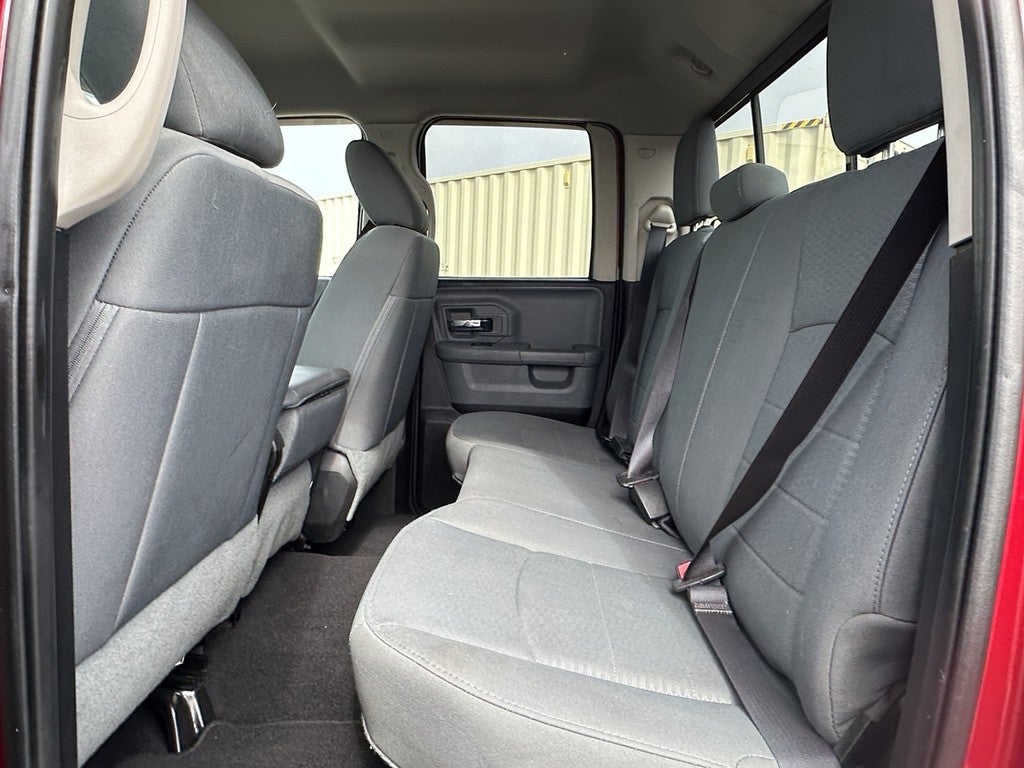 2015 RAM 1500 4WD Quad Cab 140.5" SLT