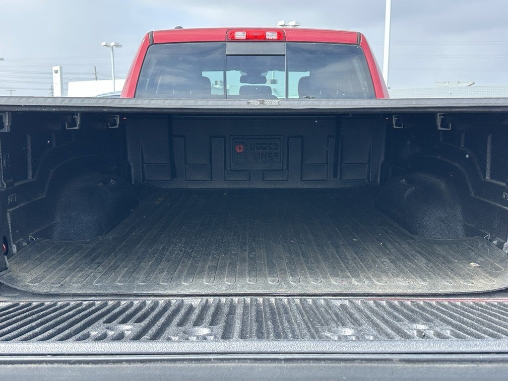 2015 RAM 1500 4WD Quad Cab 140.5" SLT