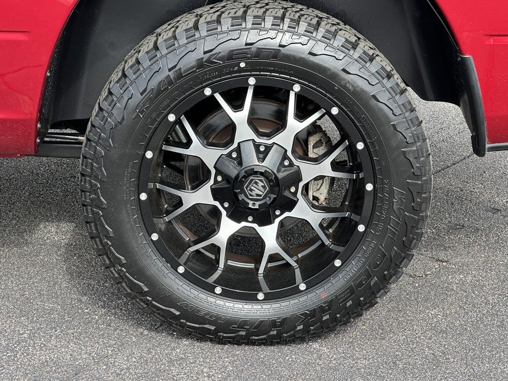 2015 RAM 1500 4WD Quad Cab 140.5" SLT