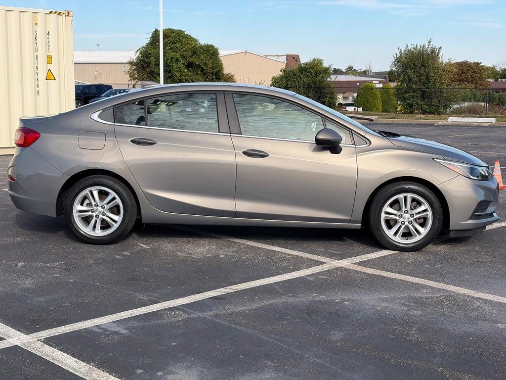 2017 Chevrolet Cruze 4dr Sdn 1.4L LT w/1SD