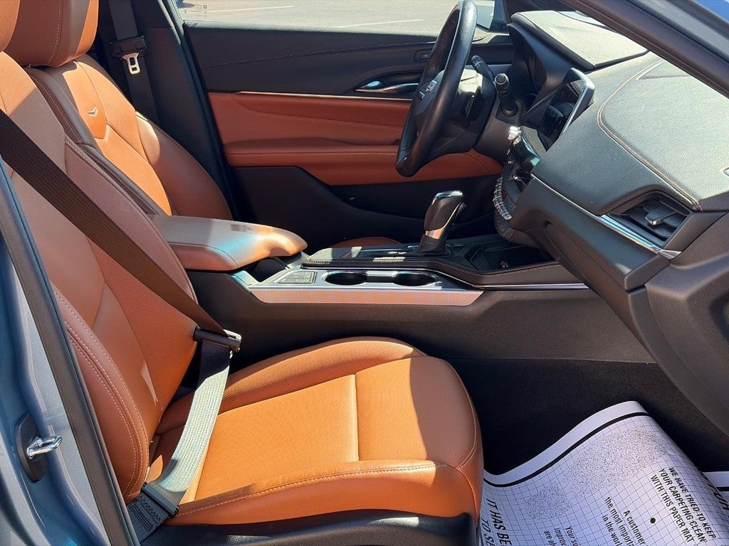 2023 Cadillac CT4 4dr Sdn Premium Luxury