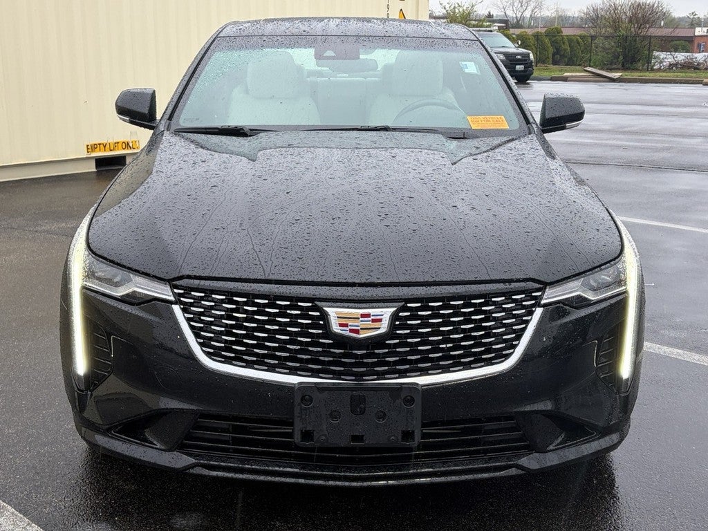 2023 Cadillac CT4 4dr Sdn Luxury