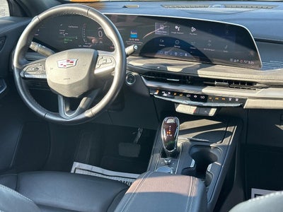 2025 Cadillac XT4 FWD 4dr Premium Luxury