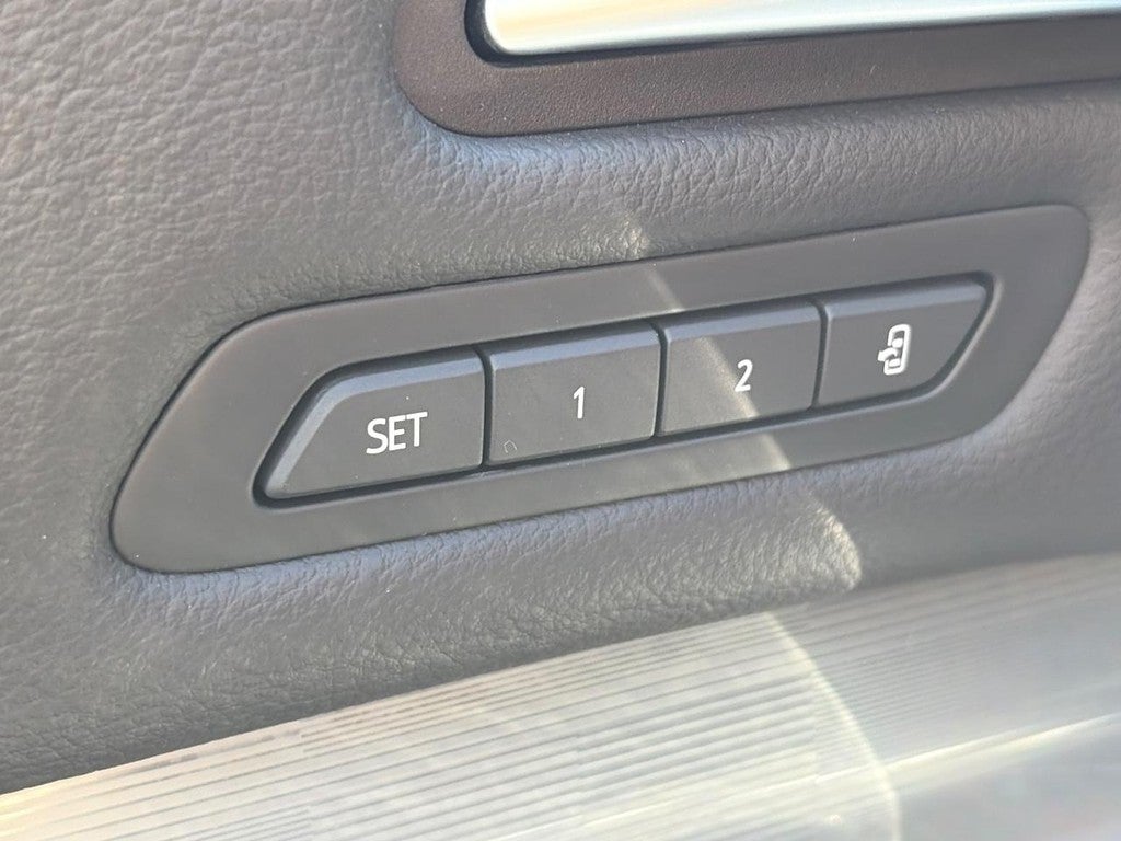 2024 Cadillac XT4 AWD 4dr Premium Luxury