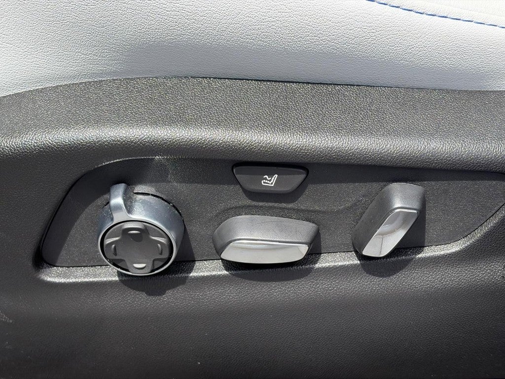 2025 Cadillac XT4 AWD 4dr Sport