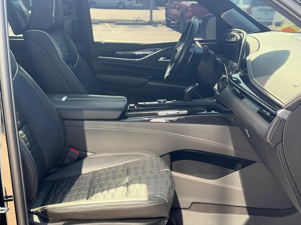 2024 Cadillac Escalade ESV AWD 4dr V-Series