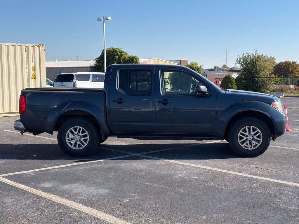 2015 Nissan Frontier 4WD Crew Cab SWB Auto SV