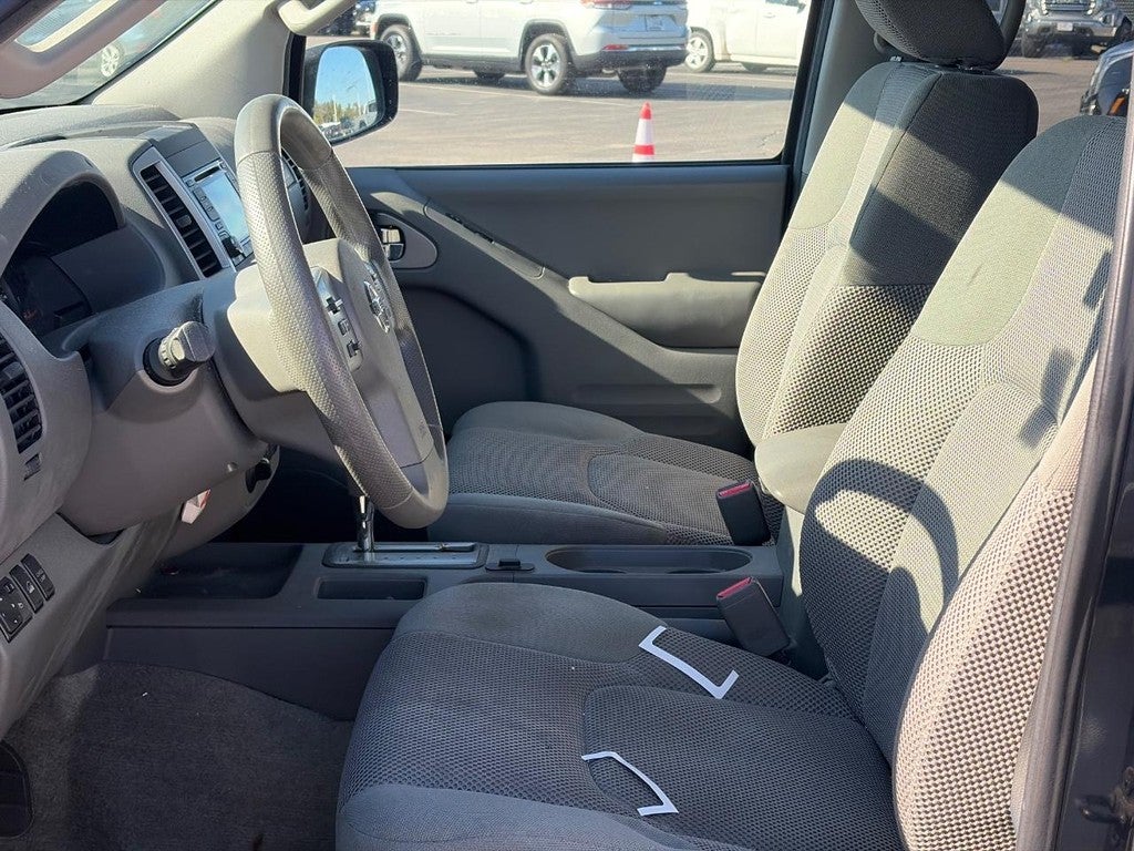 2015 Nissan Frontier 4WD Crew Cab SWB Auto SV