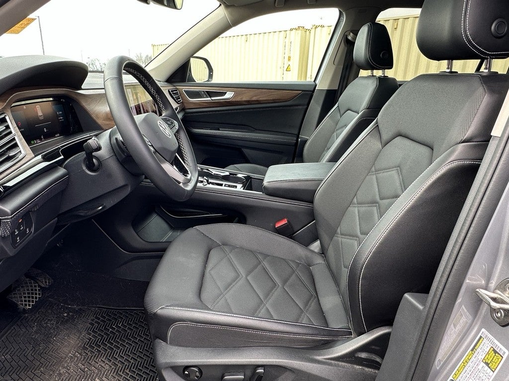 2024 Volkswagen Atlas 2.0T SE w/Technology 4MOTION