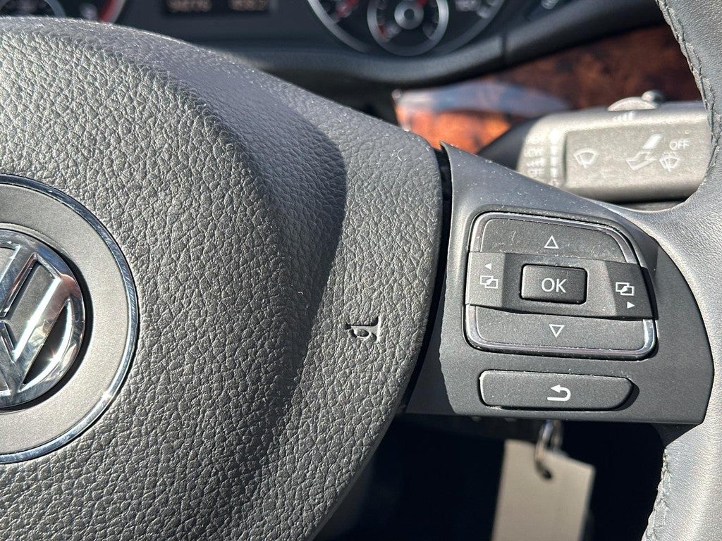 2012 Volkswagen Passat 4dr Sdn 2.5L Auto SEL PZEV