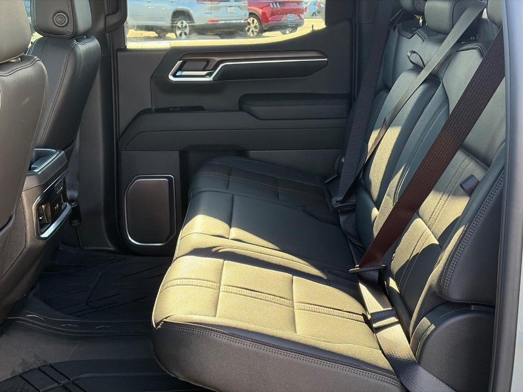 2024 Chevrolet Silverado 1500 4WD Crew Cab 147" High Country