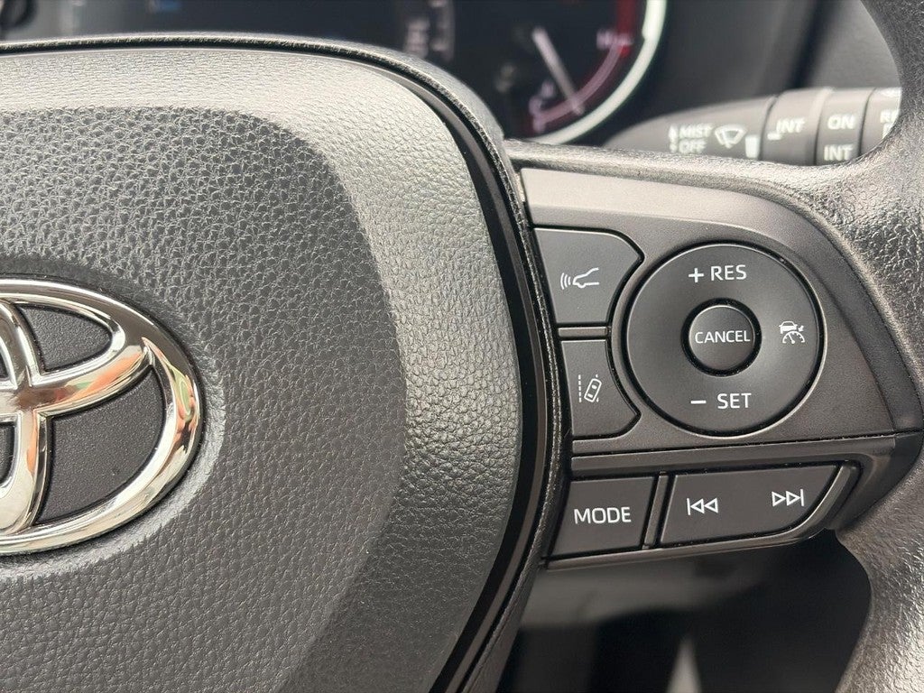 2025 Toyota RAV4 XLE AWD (Natl)