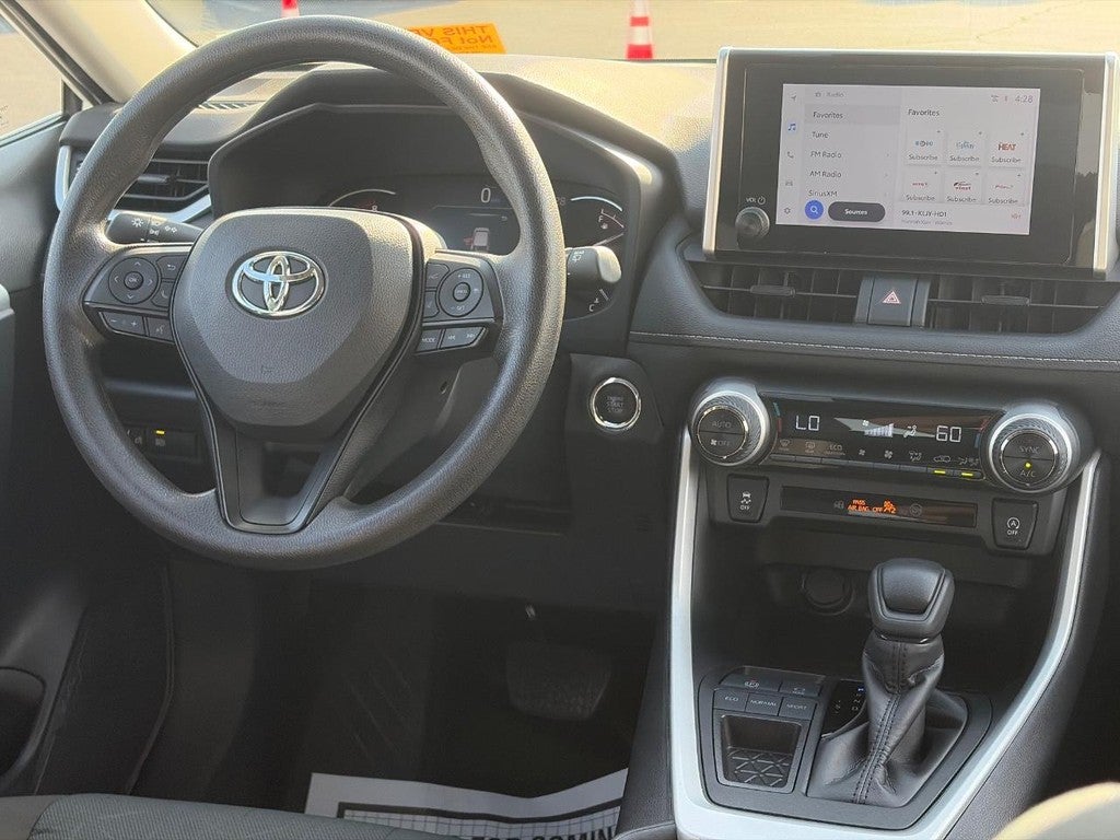 2025 Toyota RAV4 XLE FWD (Natl)