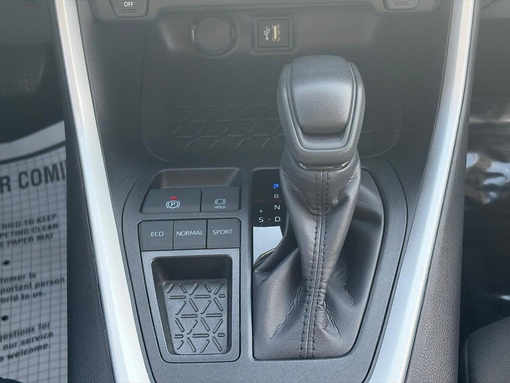 2025 Toyota RAV4 XLE FWD (Natl)