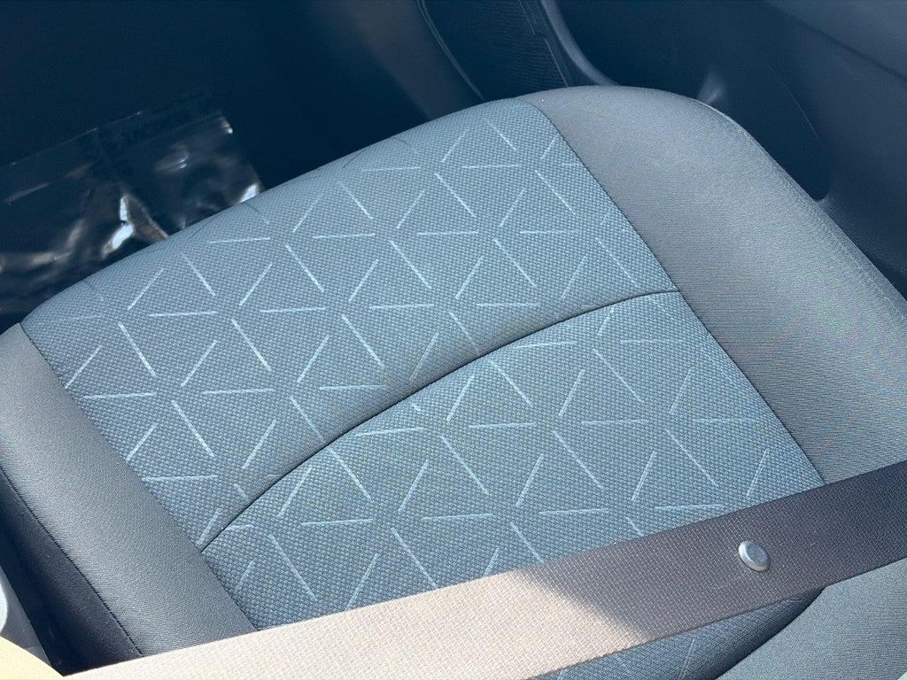 2025 Toyota RAV4 XLE FWD (Natl)