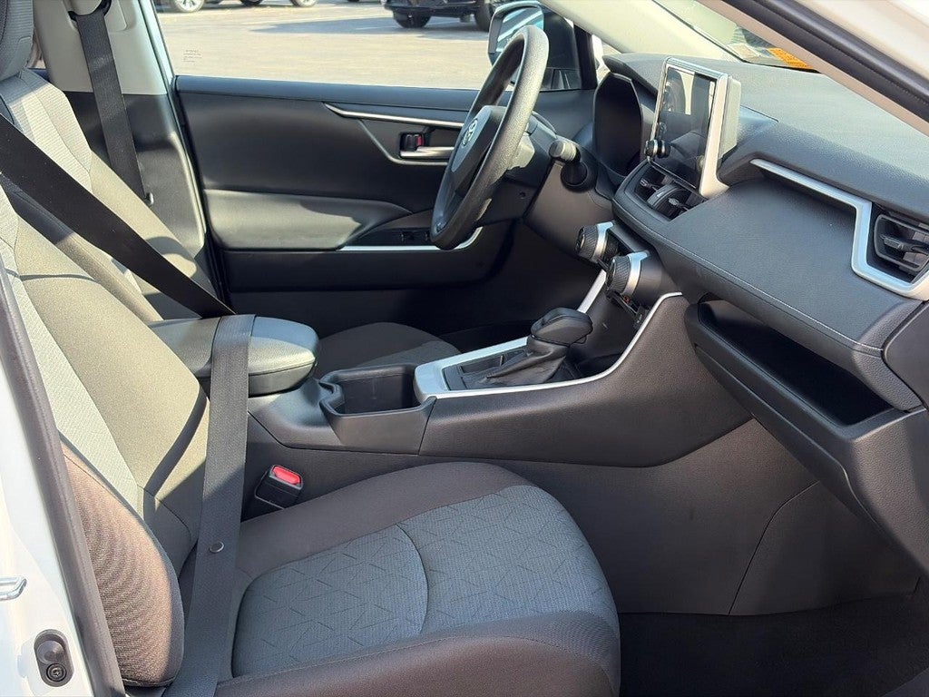 2025 Toyota RAV4 XLE FWD (Natl)