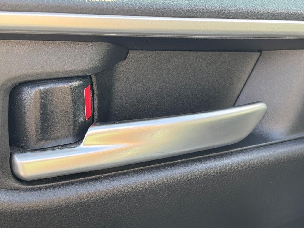 2025 Toyota RAV4 XLE FWD (Natl)