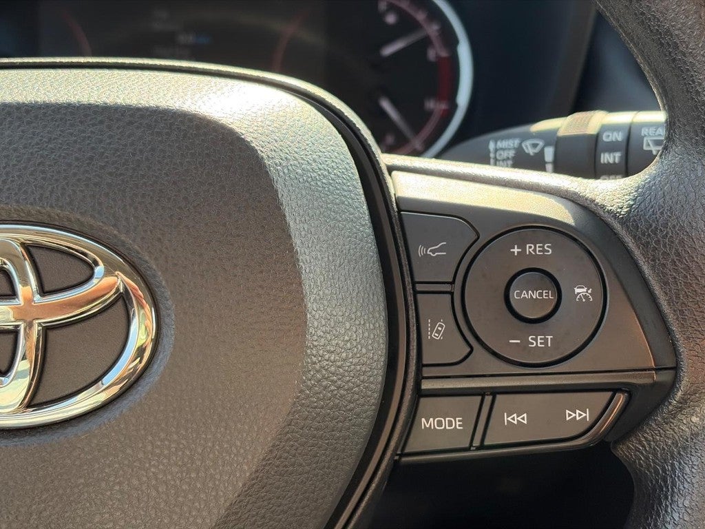 2025 Toyota RAV4 XLE FWD (Natl)