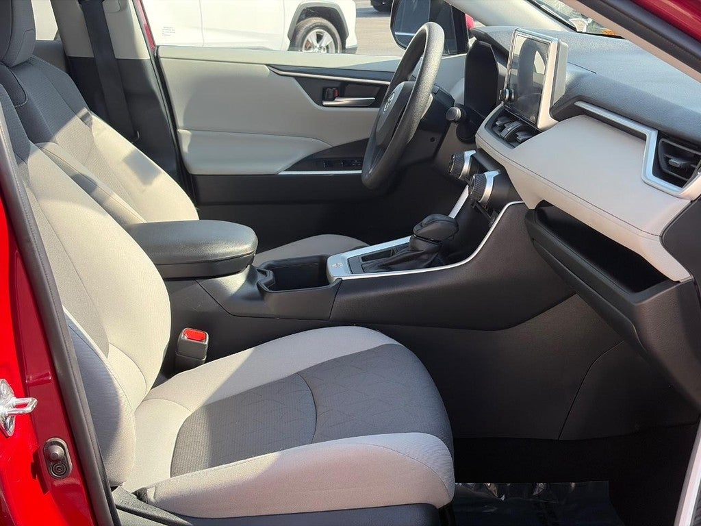 2025 Toyota RAV4 XLE FWD (Natl)