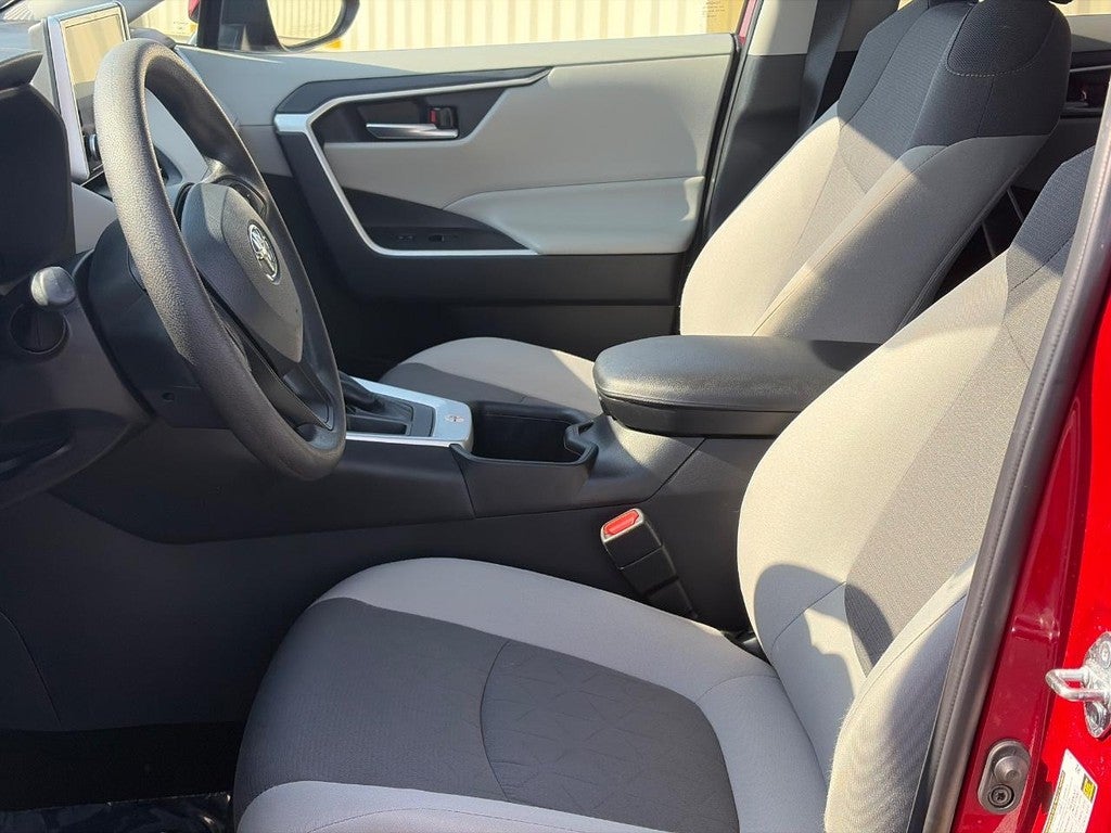 2025 Toyota RAV4 XLE FWD (Natl)