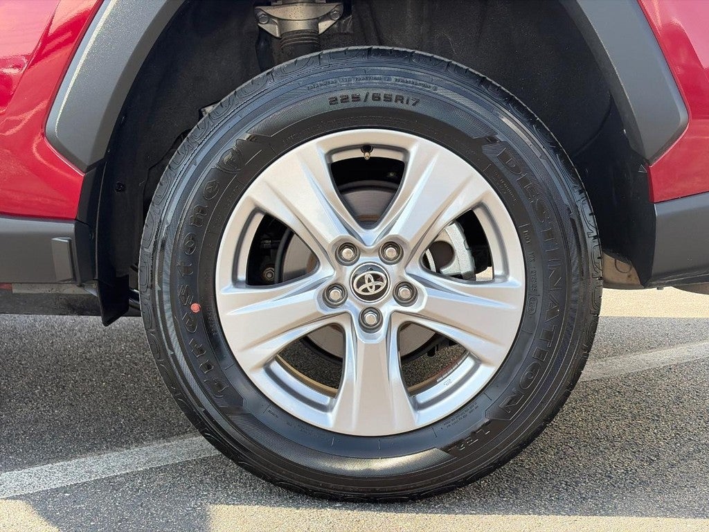 2025 Toyota RAV4 XLE FWD (Natl)