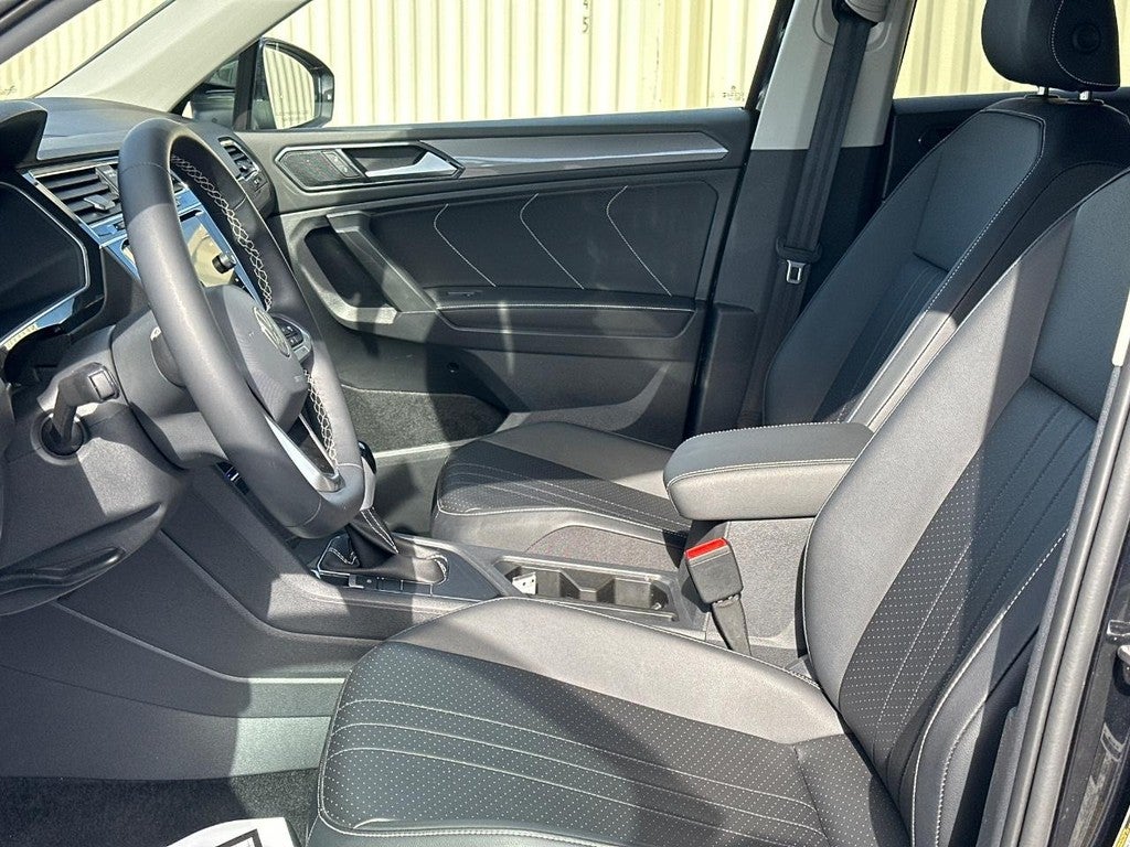 2023 Volkswagen Tiguan 2.0T SE FWD