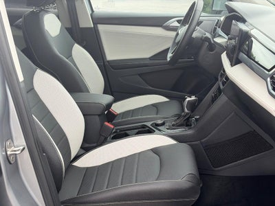 2025 Volkswagen Taos SEL 4MOTION