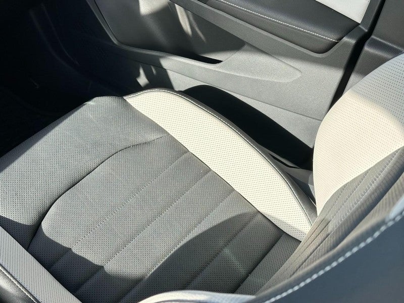 2025 Volkswagen Taos SEL 4MOTION