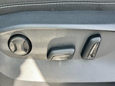 2025 Volkswagen Taos SEL 4MOTION