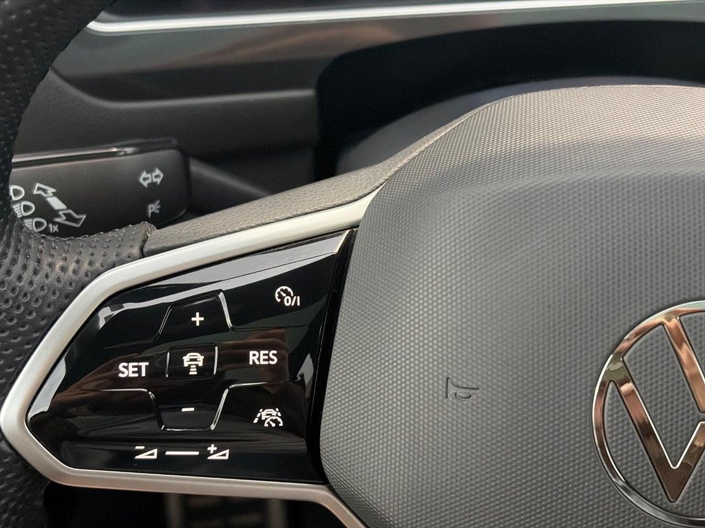 2022 Volkswagen Tiguan 2.0T SE R-Line Black 4MOTION