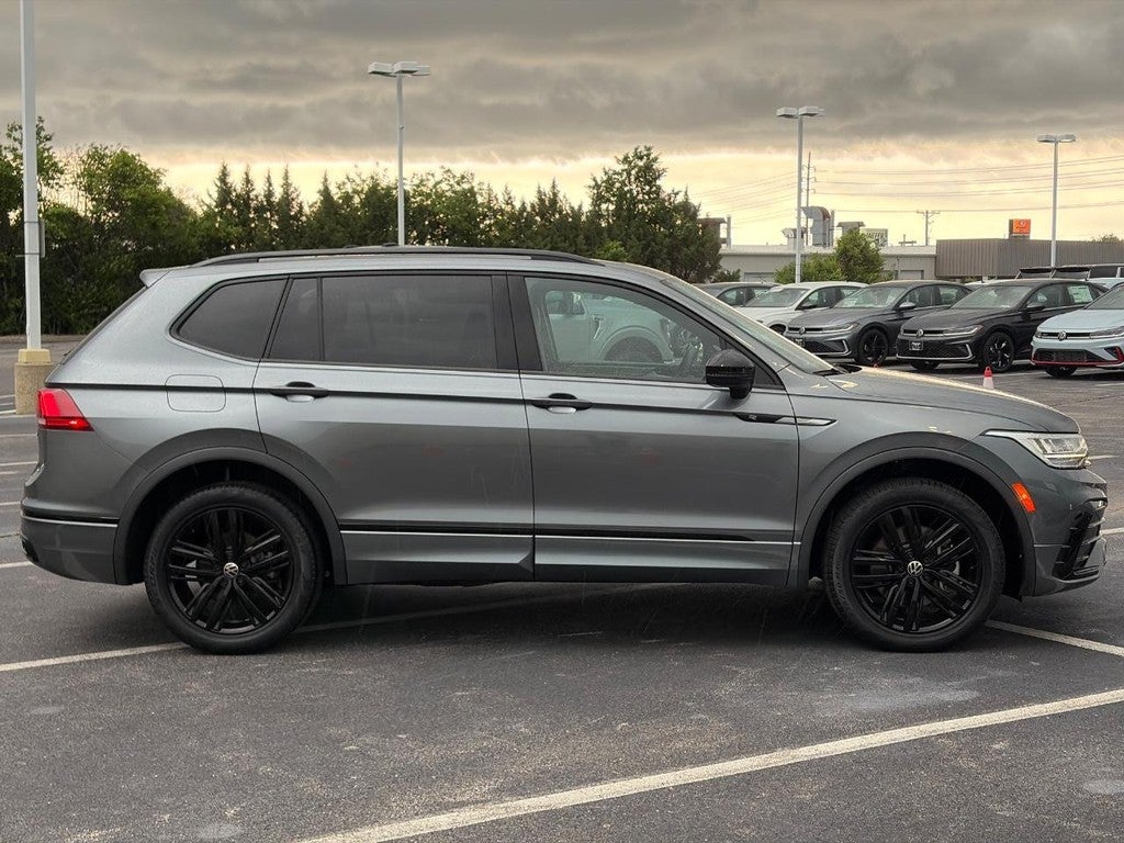 2022 Volkswagen Tiguan 2.0T SE R-Line Black 4MOTION