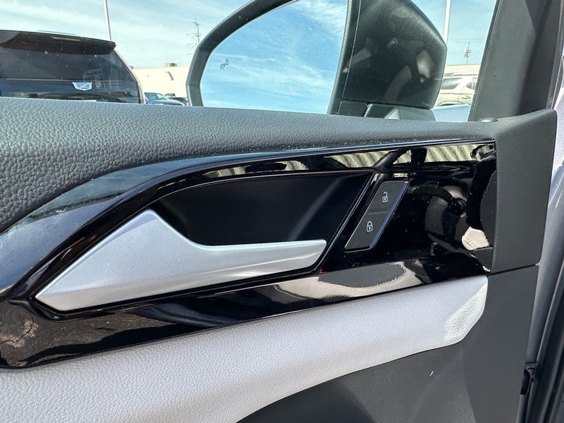 2025 Volkswagen Taos S 4MOTION