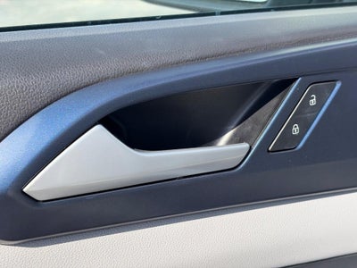 2023 Volkswagen Taos SE 4MOTION