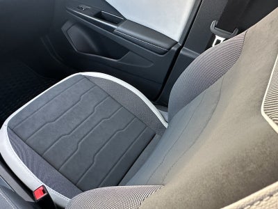 2025 Volkswagen Taos SE FWD