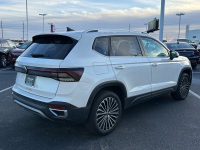 2025 Volkswagen Taos SE FWD