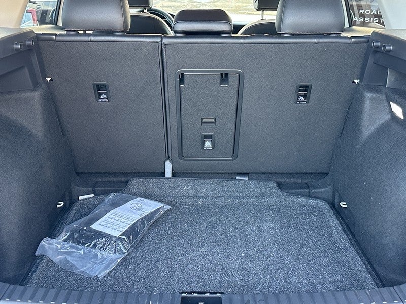 2025 Volkswagen Taos SE FWD