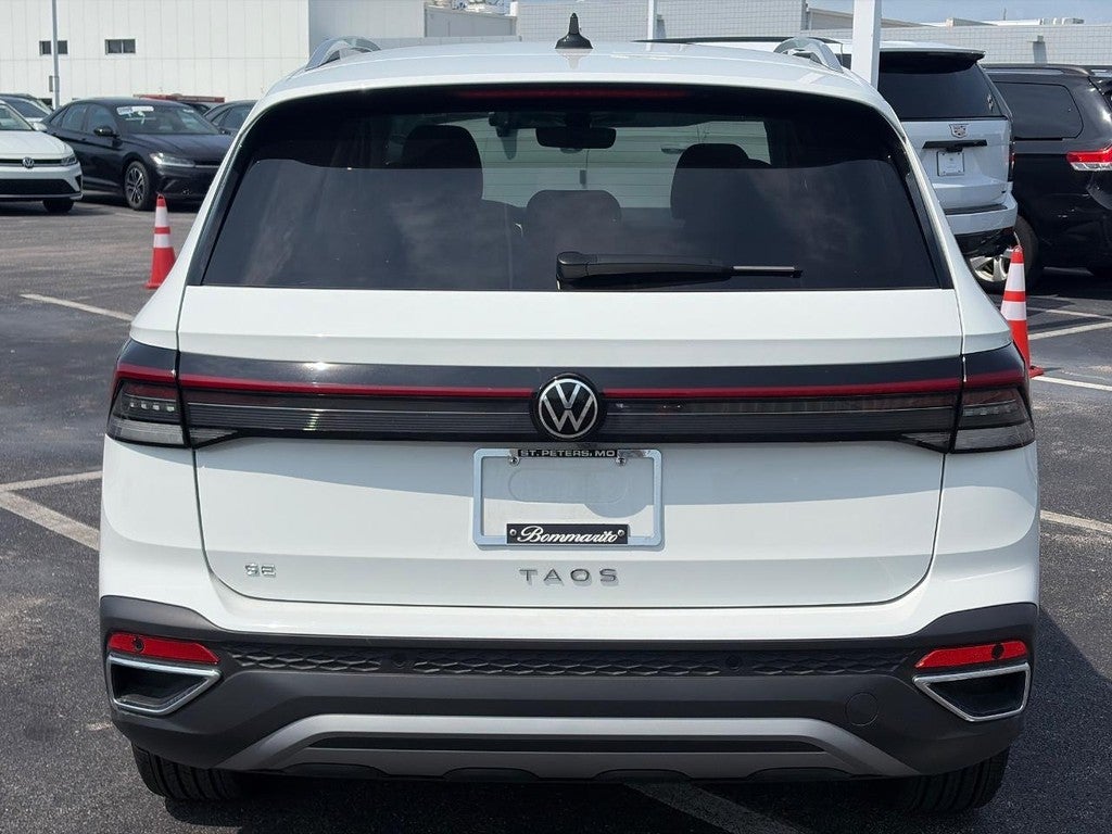 2025 Volkswagen Taos SE FWD