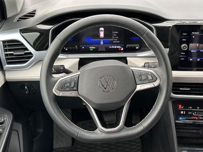 2025 Volkswagen Taos SE 4MOTION