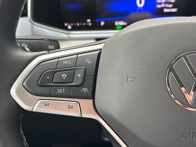 2025 Volkswagen Taos SE 4MOTION